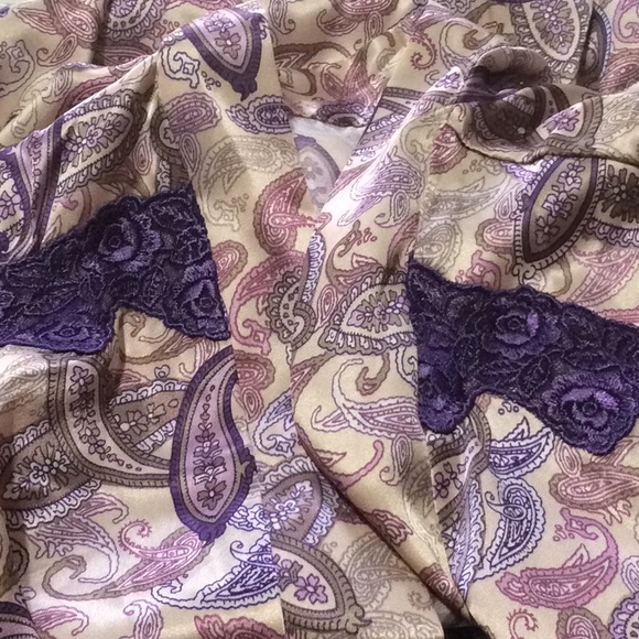 Beautiful Robe - Picture 6 of 6